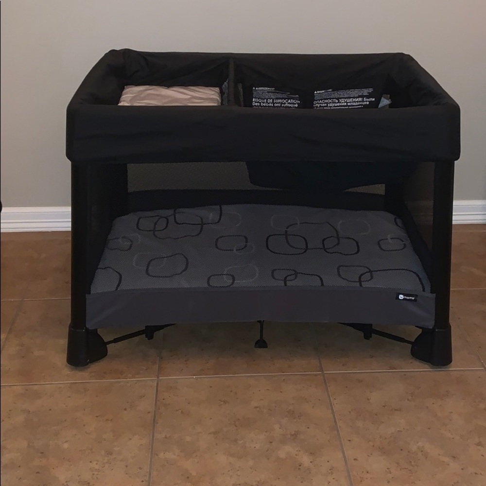 4moms breeze portable playard